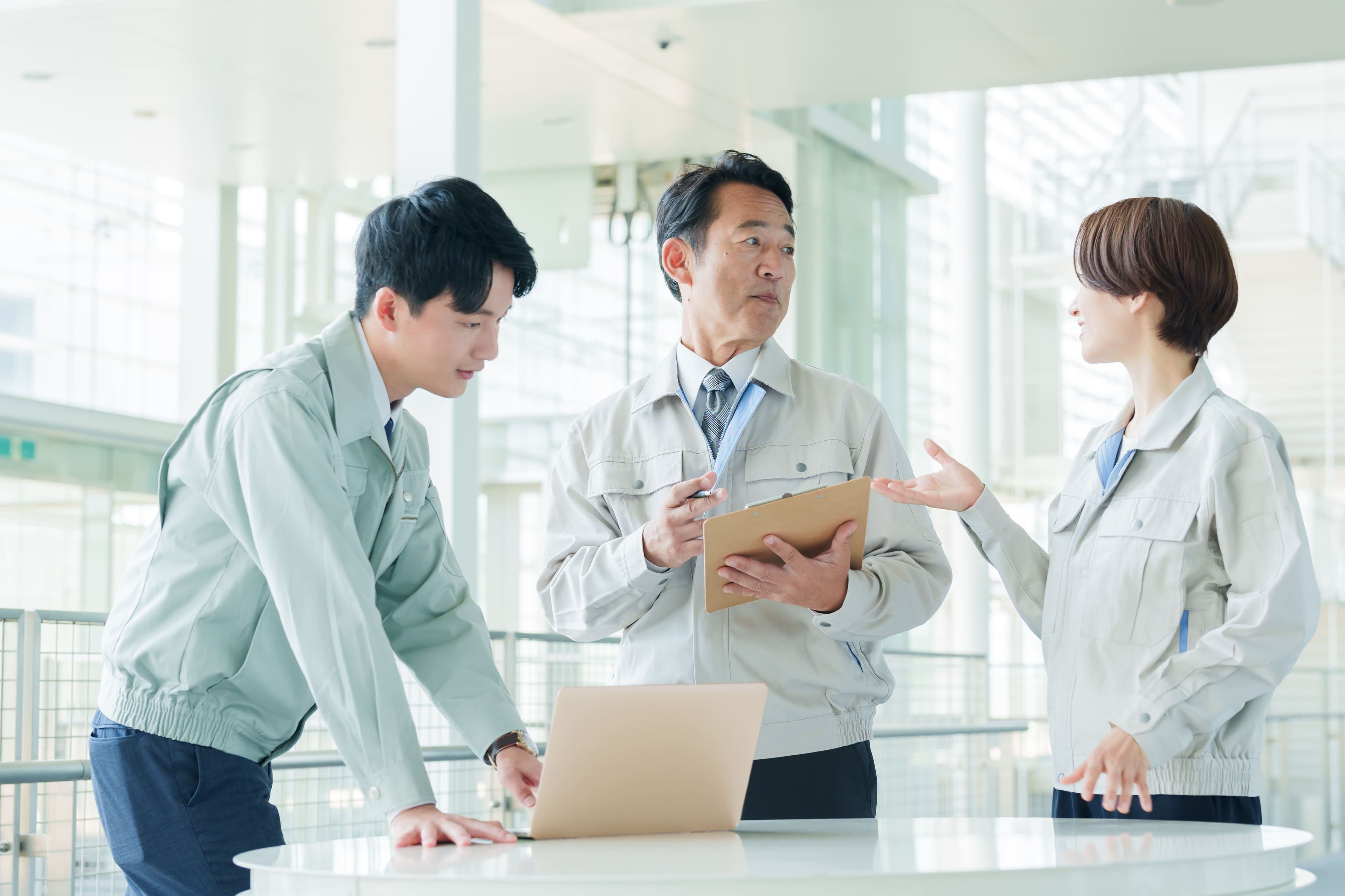 Kỹ sư làm việc tại Nhật